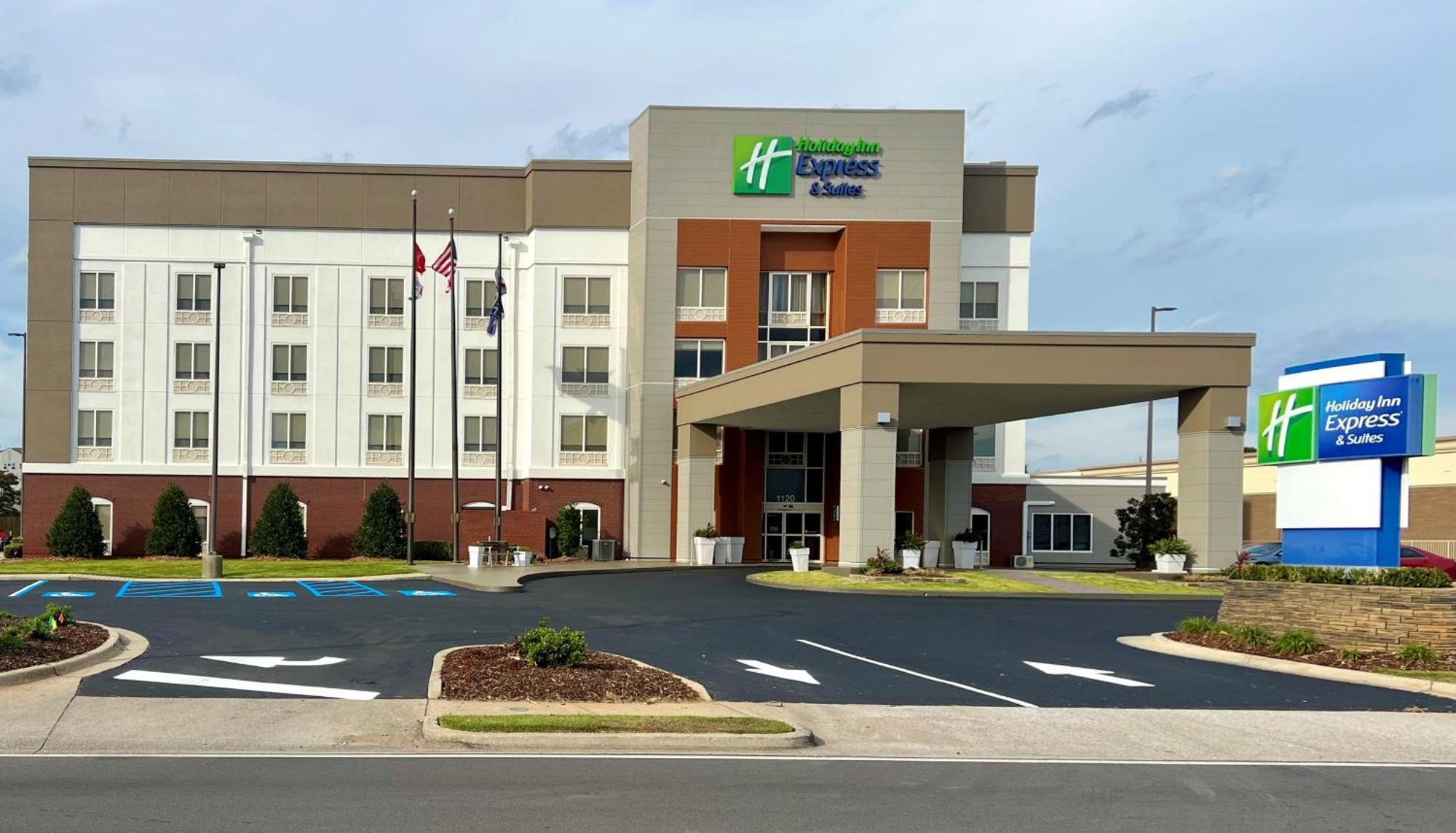 Holiday Inn Express & Suites - Tuscaloosa-University, An Ihg Hotel Exterior photo