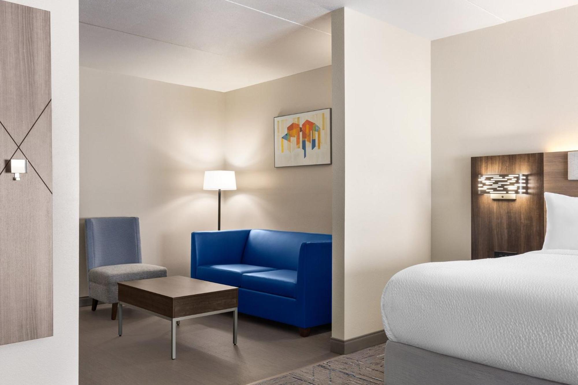 Holiday Inn Express & Suites - Tuscaloosa-University By Ihg Exterior photo